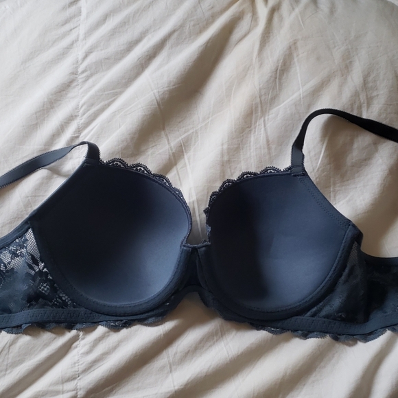 Victoria's Secret bra - Picture 2 of 3